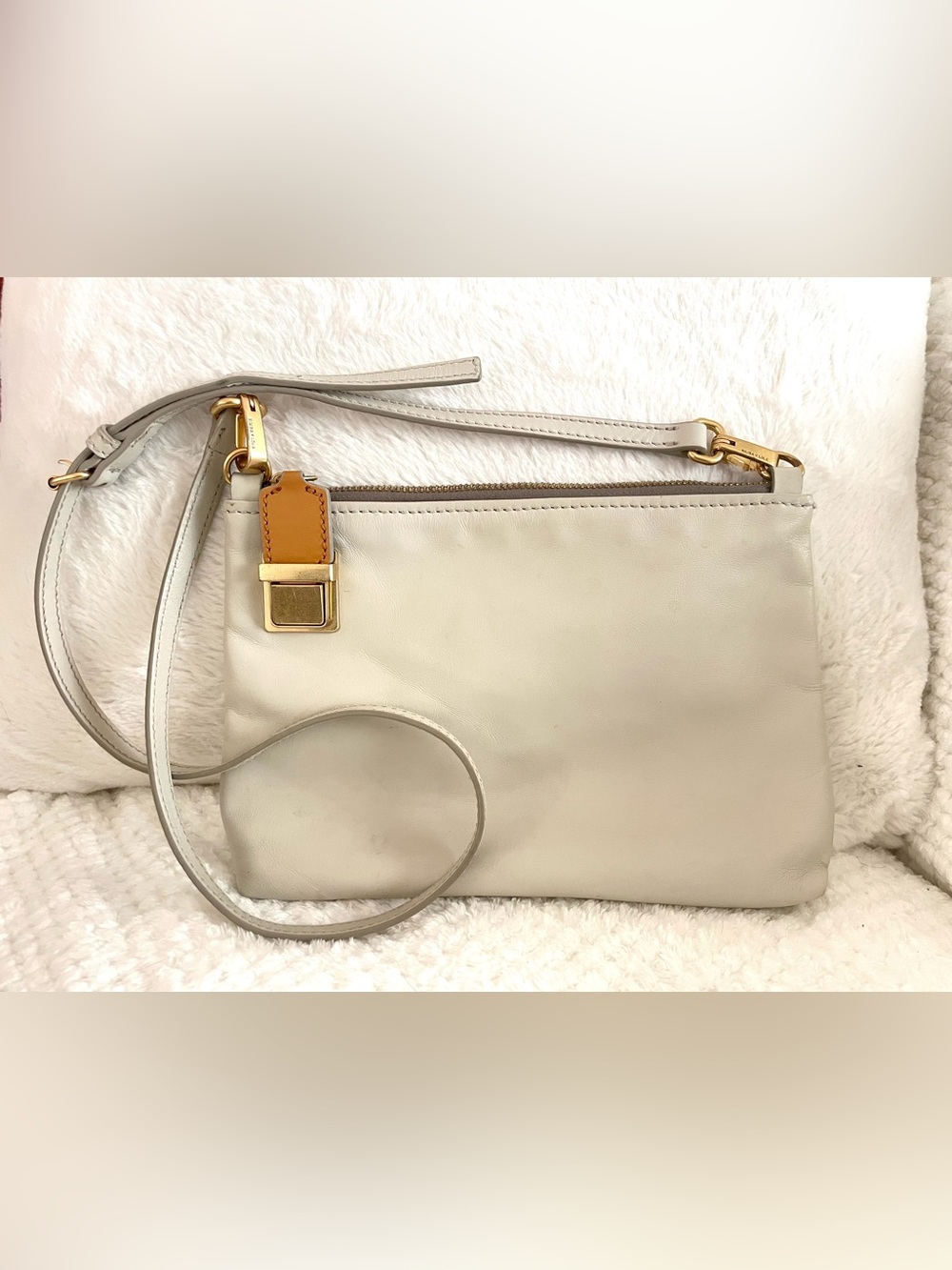 Bimba Y Lola Leather Adjustable Crossbody Stonewhite Goldtone Hardware Zip 7x10